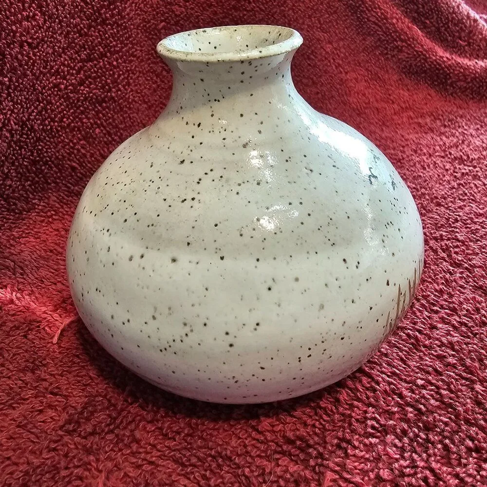 Small‎ Single Stem Studio Pottery Vase Signed by Bonnie
